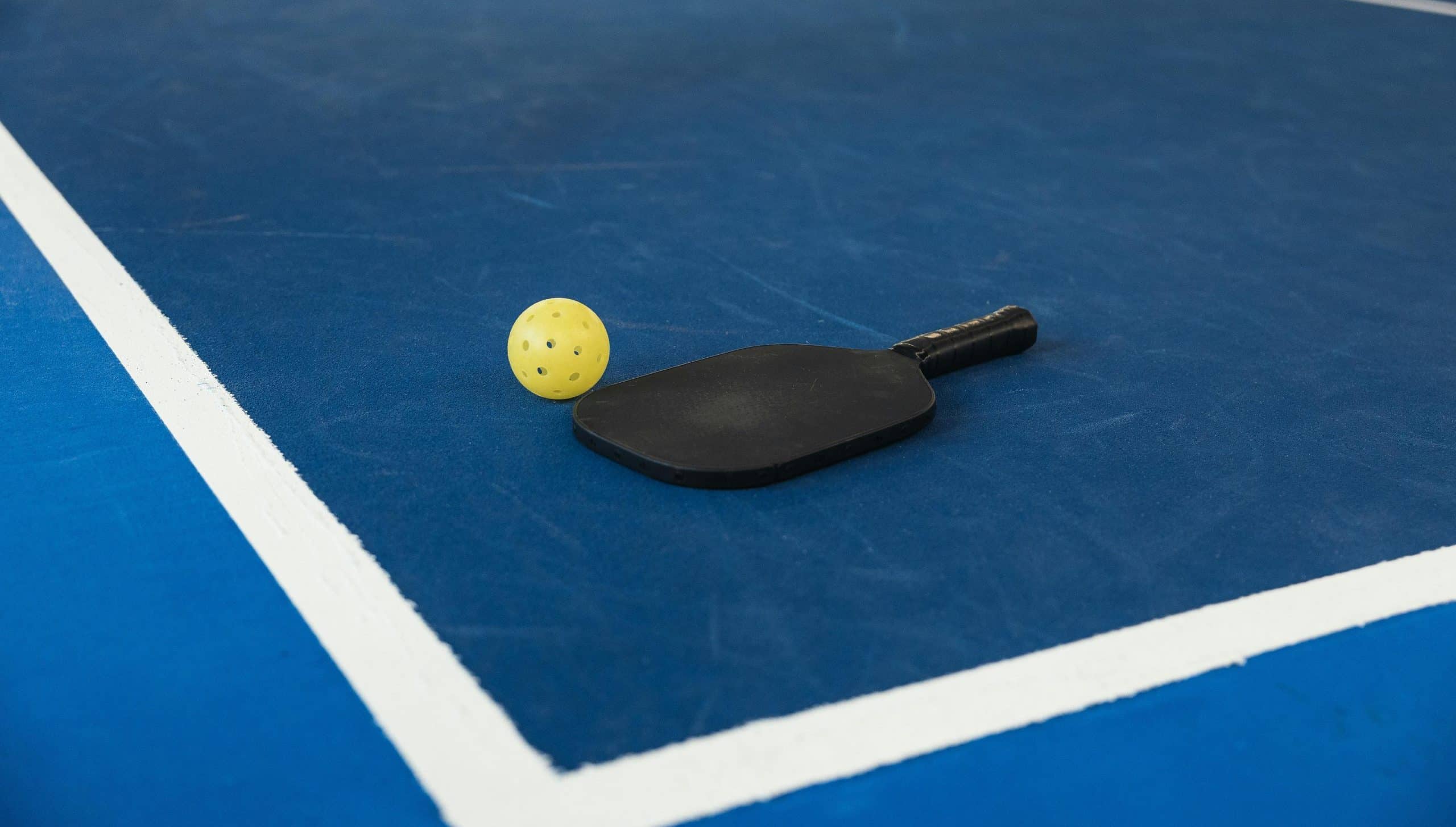 Ruban De Marquage Pour Terrain De Pickleball - 50mm X 92m Noir - Adhésif Ultra-Collant Pour Sol Béton/Asphalte - Créez Votre Terrain De Tennis, Badminton, Volley