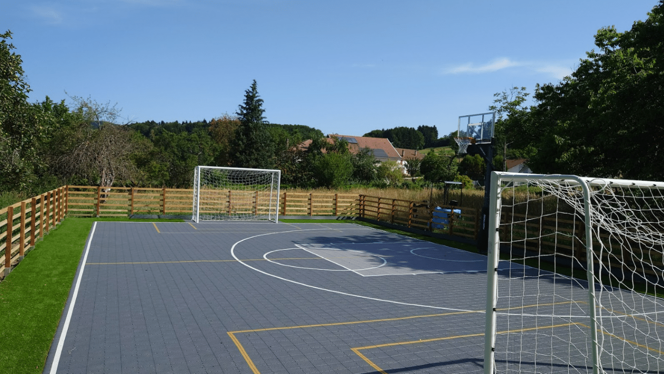mini-terrain-foot-basket-dalle-clipsable-150m²