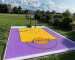 terrain de basket extérieur violet et jaune