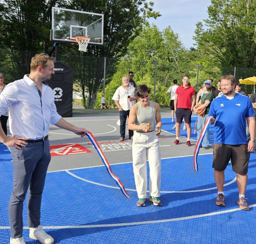 inauguration du terrain au club Denek Bat 2